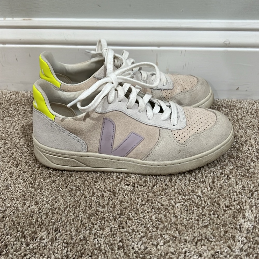 Veja V10 Size 7
